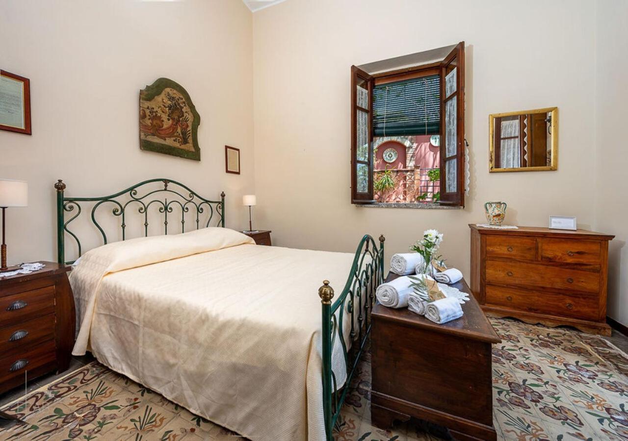 Double Room,1350967792:JPEG